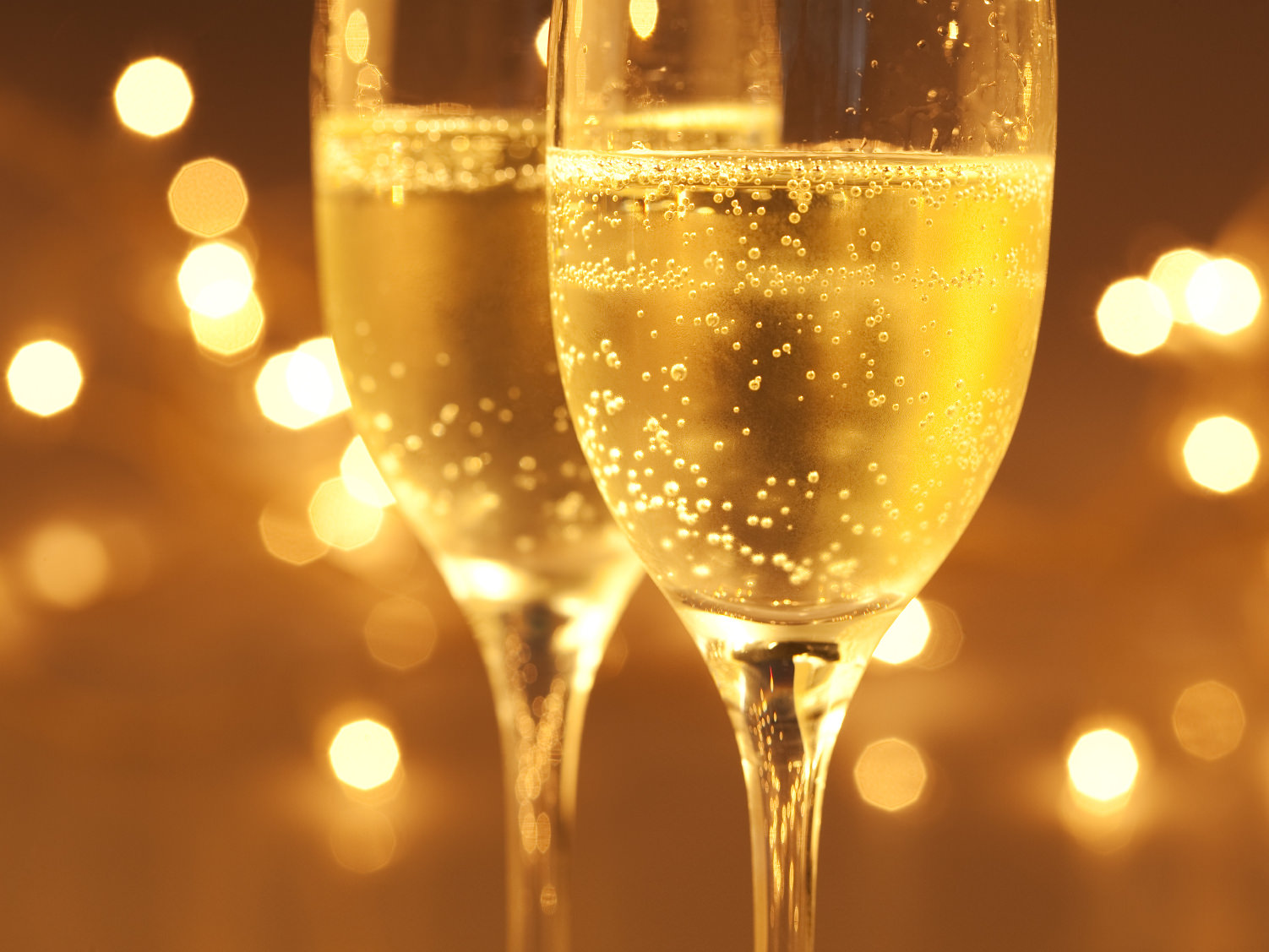 The bubbles in champagne tickle the tongue and transfer wonderful aromas to the nose.